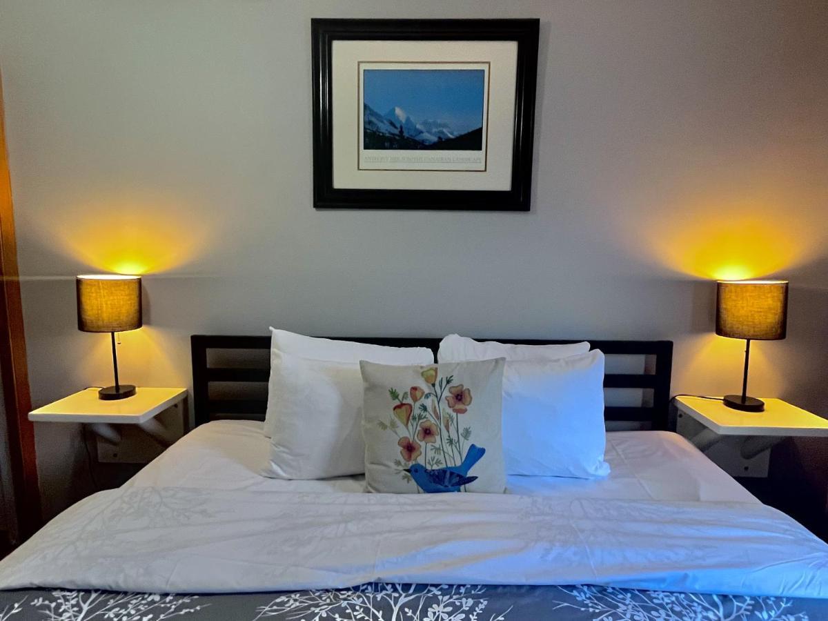 Canadian Rockies Chalets Кенмор Екстер'єр фото