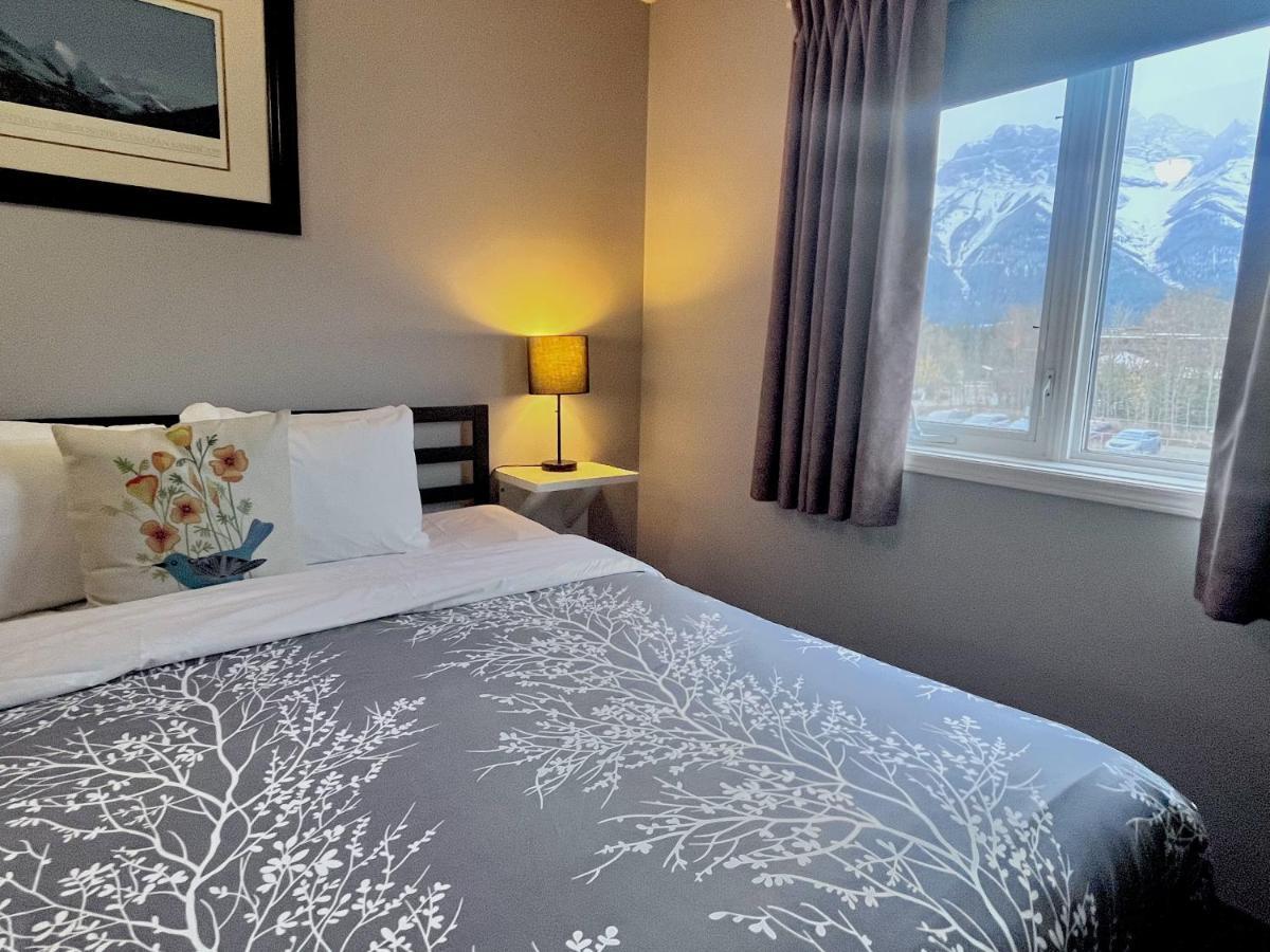 Canadian Rockies Chalets Кенмор Екстер'єр фото
