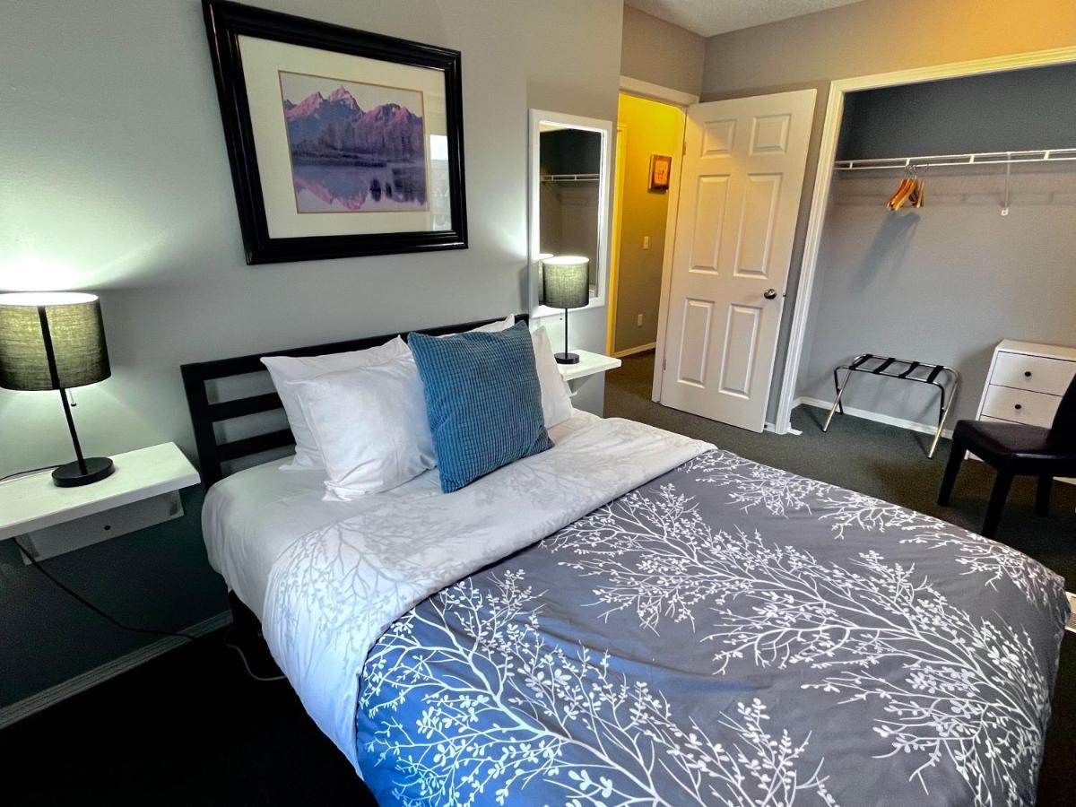 Canadian Rockies Chalets Кенмор Екстер'єр фото