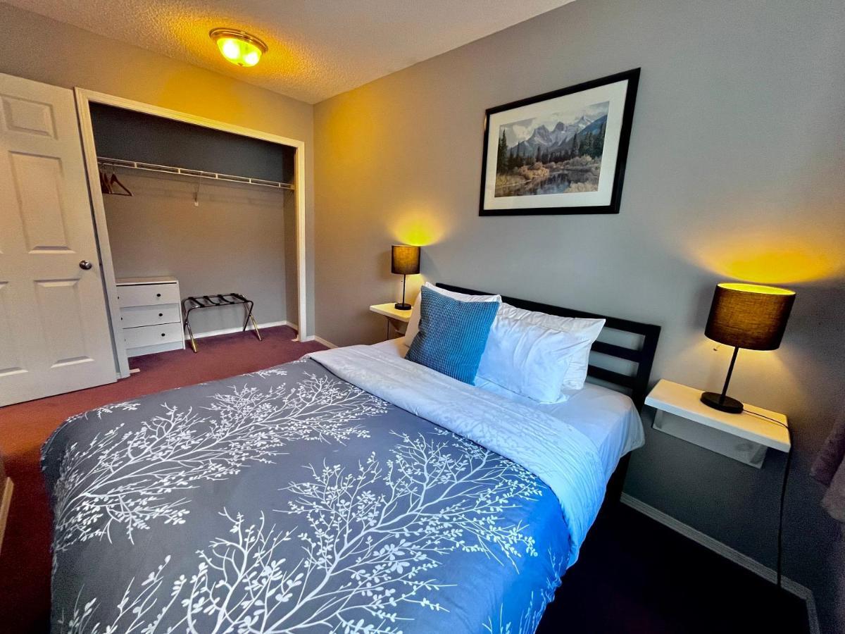 Canadian Rockies Chalets Кенмор Екстер'єр фото
