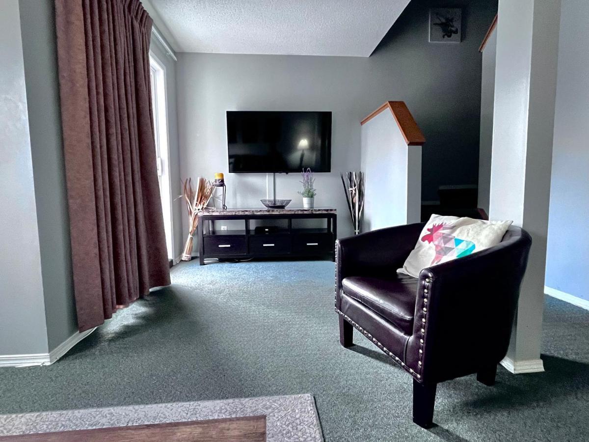Canadian Rockies Chalets Кенмор Екстер'єр фото