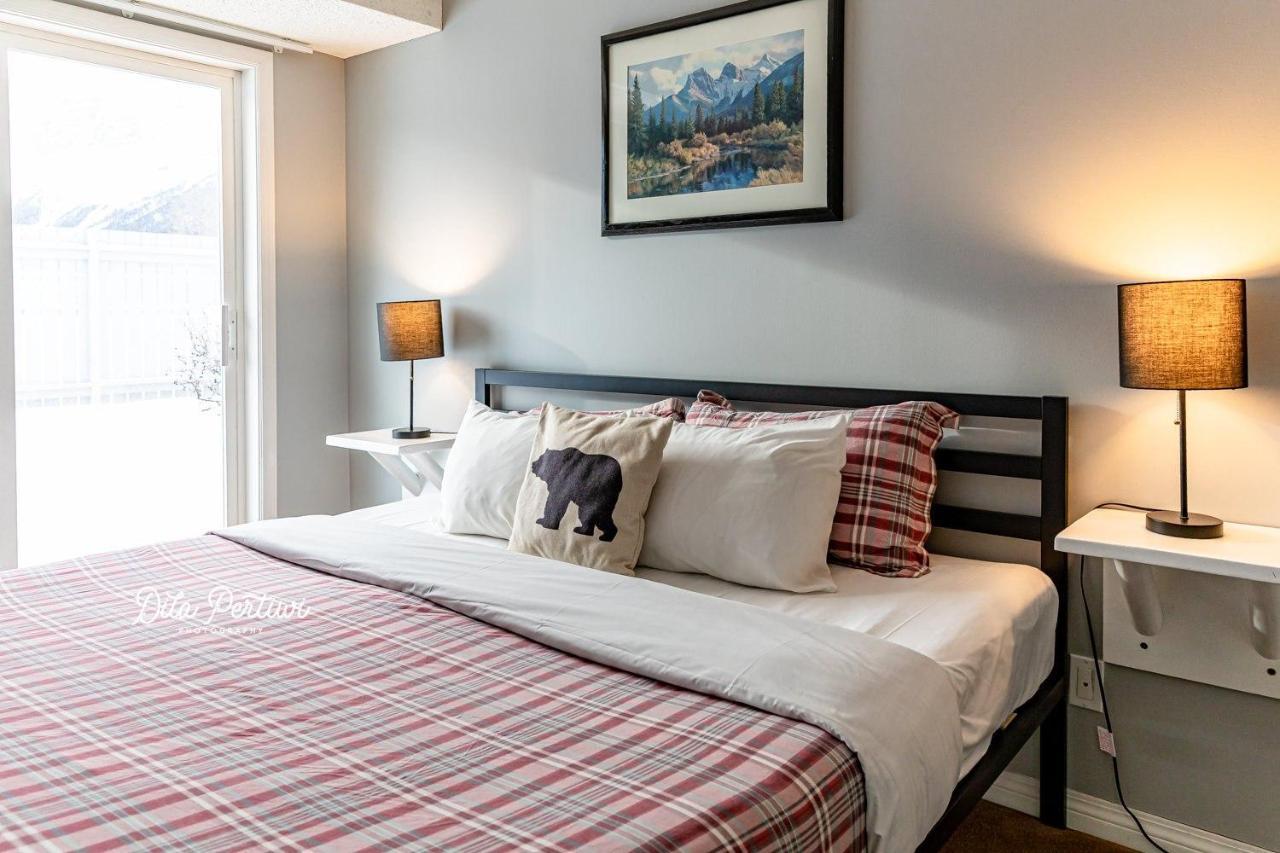 Canadian Rockies Chalets Кенмор Екстер'єр фото